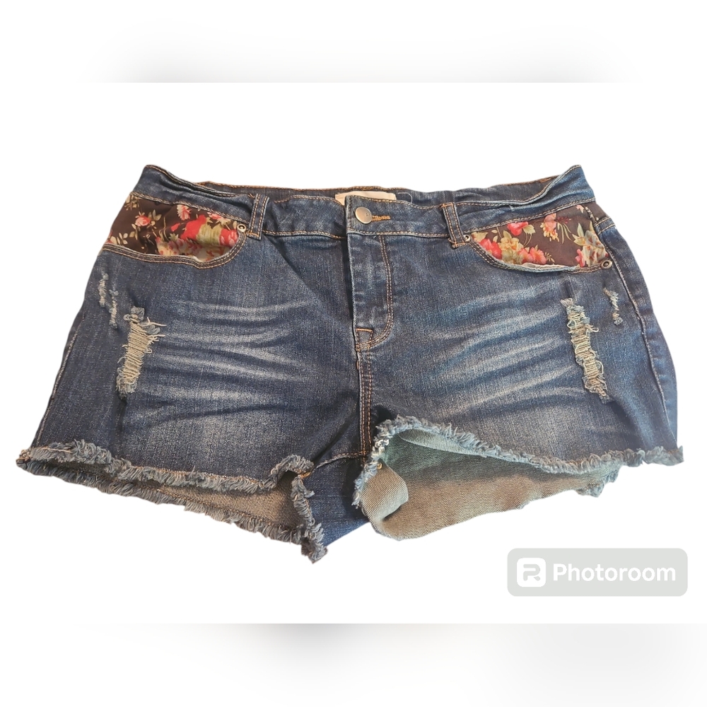 Womens 21 denim distressed shorts size 31